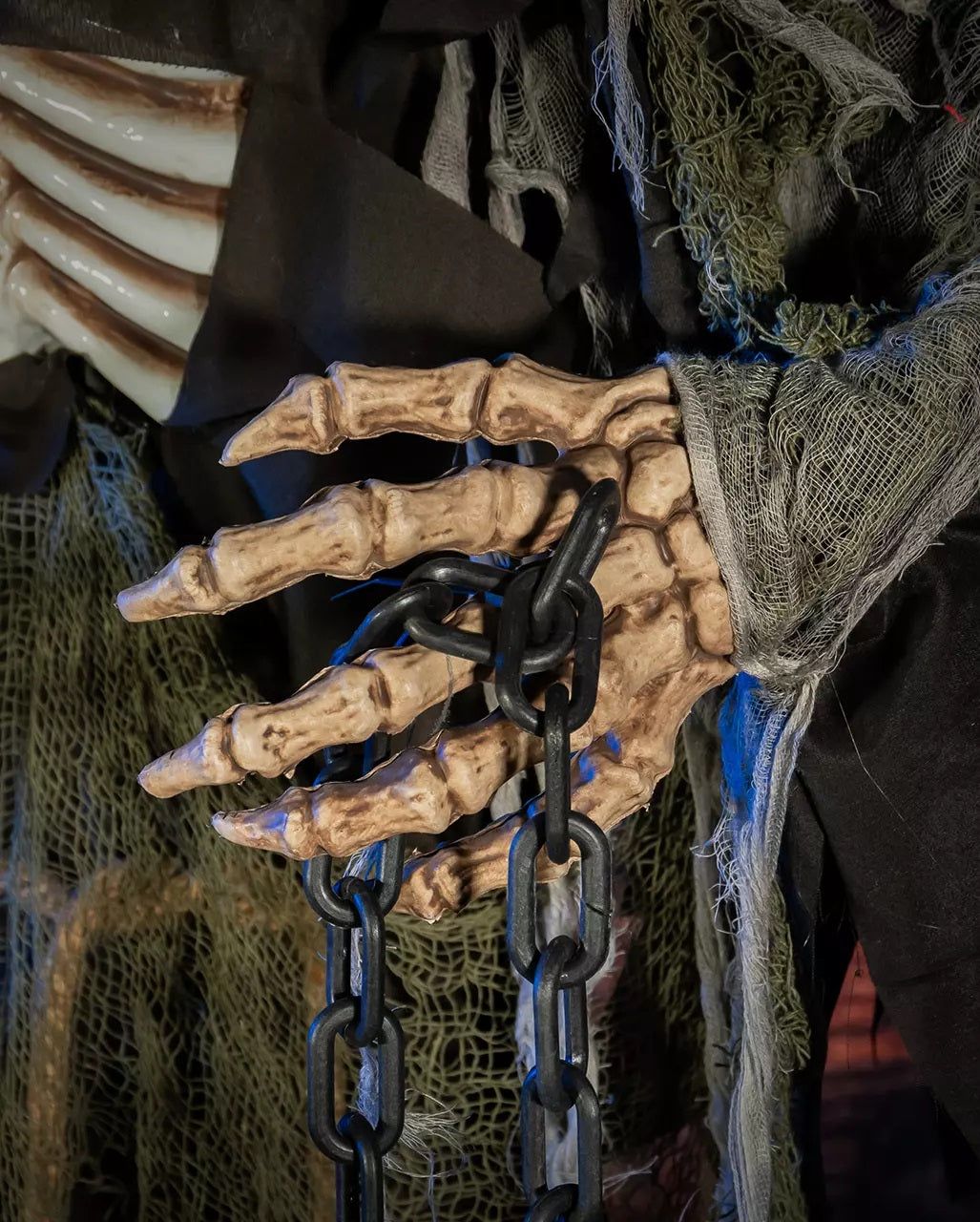 mostro scheletro animatronico